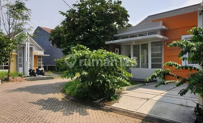 1-Story Hook House in Cibubur Country 2