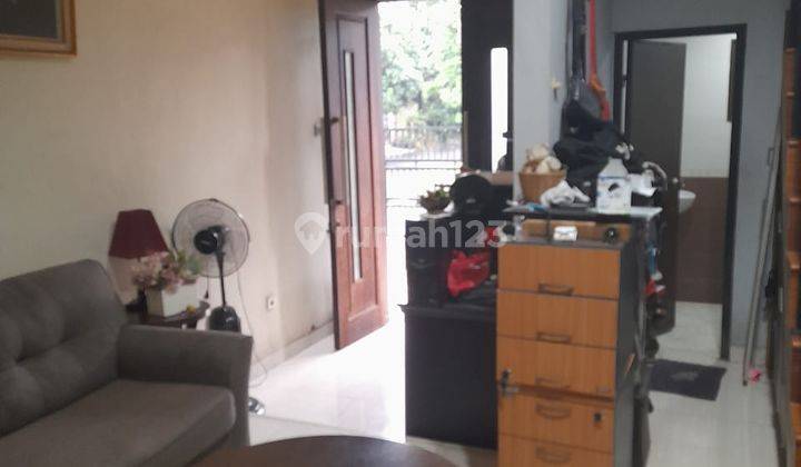 Dijual Rumah 2 Lantai Semi Furnish di Metland Jakarta Timur 2