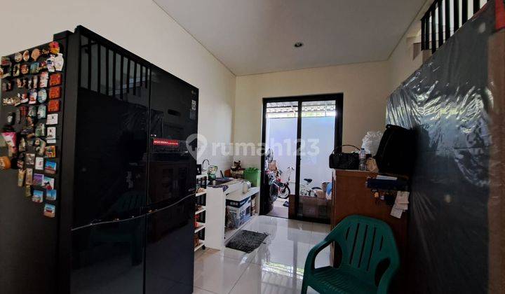 Rumah 2 Lantai Bagus Semi Furnished Hak Guna Bangun di Harapan Indah Cluster Kana, Bekasi 2