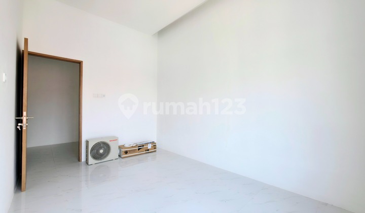 For sale, house in the Boulevard Hijau area, luxury specifications. 2