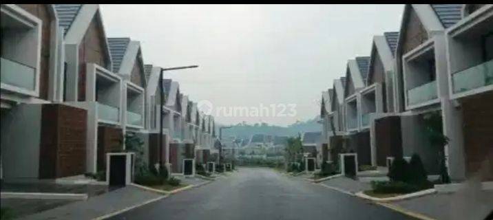 Disewakan rumah cantik di Pinewood Summarecon Bogor 2