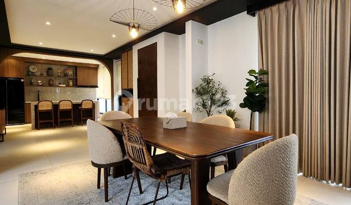 Rumah Modern Siap Huni dengan Swimmingpool, Lokasi Strategis