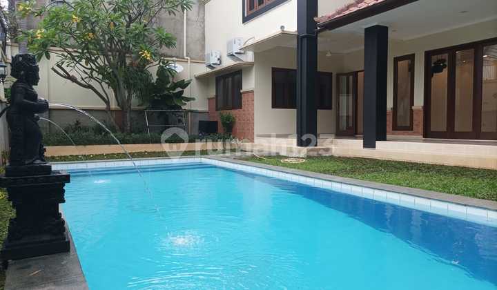 Rumah Desain Modern Tropical, Siap Huni Lokasi Kemang Timur
