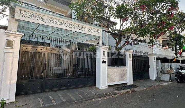 For Sale Rumah Modern Classic di Abdul Majid