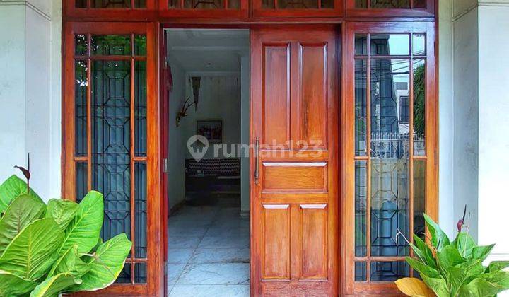 Rumah Lama 2 Lantai Menteng Lokasi Bagus Untuk Tinggal dan Usaha 2