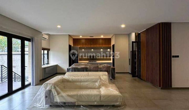 Rumah 2 Lantai Baru Semi Furnished Kemang Jakarta Selatan  2