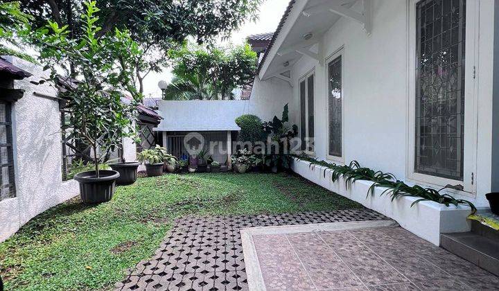 Rumah Dengan Taman Luas Dan Cantik Di Villa Cinere Mas 1