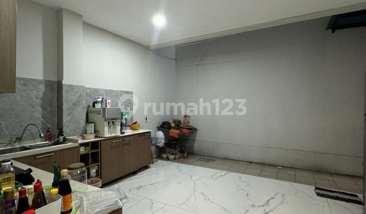 Rumah baru 2 lantai dengan private pool di Lebak Bulus 2