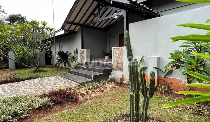 Gedung Serbaguna Cocok untuk Usaha atau Hunian dengan View Danau