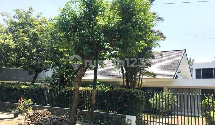 Bangunan 2 Lantai Dalam Komplek Elite Di Wijaya Kebayoran Baru