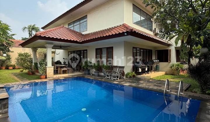 Rumah Modern Tropical, Semi Furnished Lokasi Ampera 1