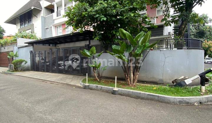 Rumah di Pondok Indah, Bangunan 3 Lantai+Rooftop Lokasi Strategis