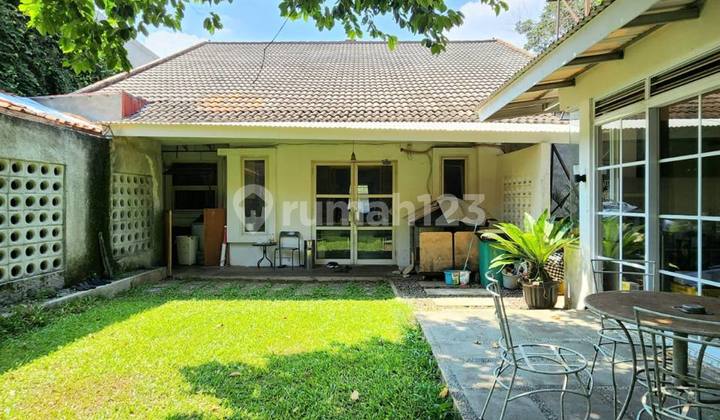 Rumah Lama Terawat Hitung Tanah, Lokasi Strategis Cilandak