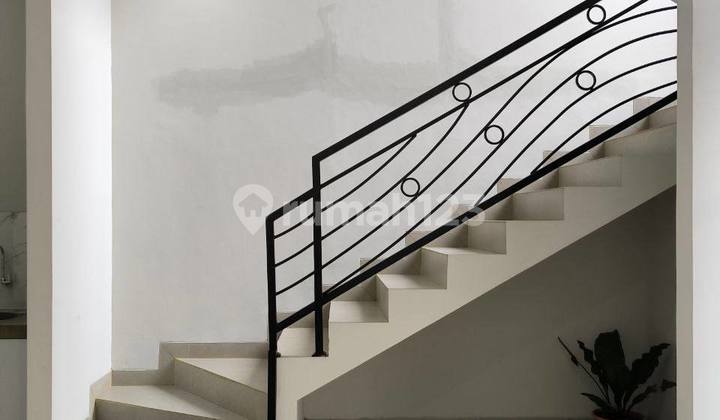 Brand New House, di Perumahan Mega Politan Cinere