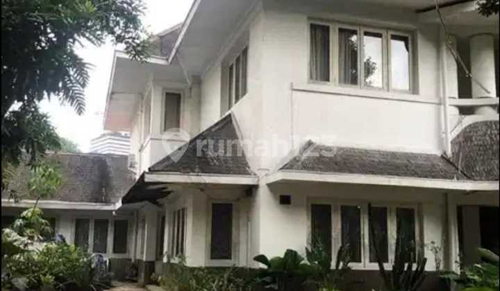 Rumah Mewah dan Asri Lokasi Prime Area, di Menteng Jakpus