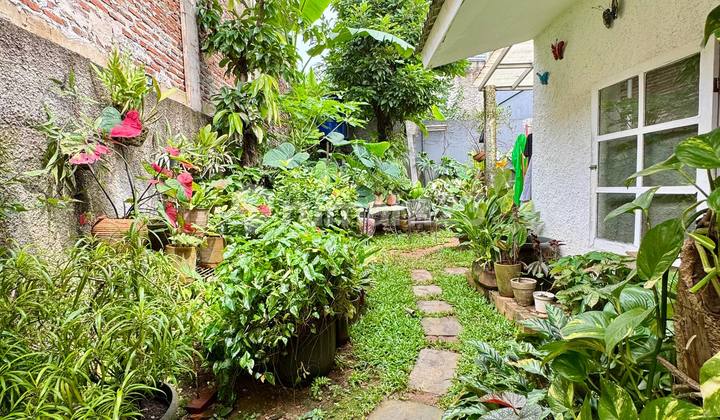 Rumah di Cirendeu Tangsel Vibes Villa, Cocok untuk Usaha Lokasi Sangat Strategis 2