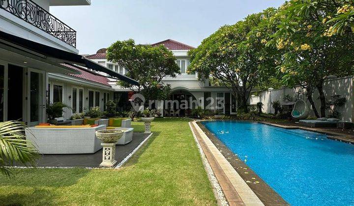 Permata Hijau Luxury American Classic House Semi Furnished, Halaman Luas 1