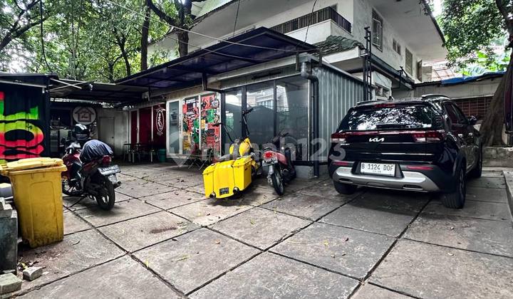 Exclusive Residence Perfect for Business in Kebayoran Baru, Land Area 996 m², Price 70 M Negotiable!