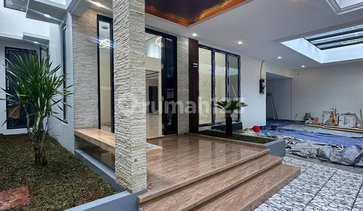 Brand New House Lokasi Kebayoran Baru, Lt. 307 M2, 15 M Nego!
