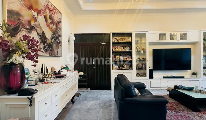 Comfortable House with Beautiful Garden, Just a Step to SCBD Location in Senopati 2