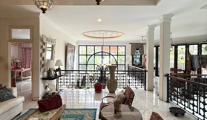 Rumah Mewah Fully Furnished, Lokasi Strategis Di Ampera 2