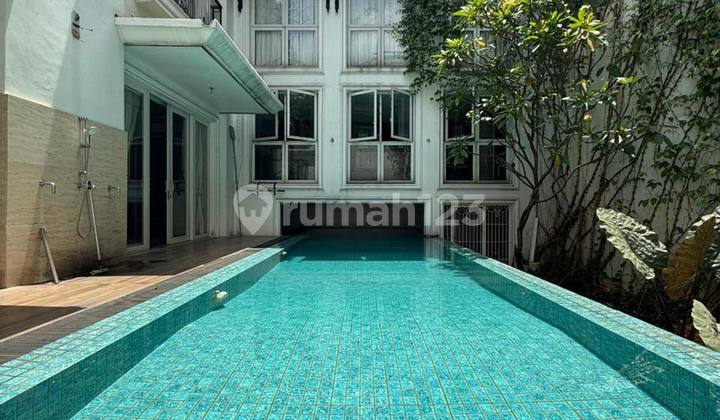 Luxury House With Luxurious Building Materials In Pondokpinang