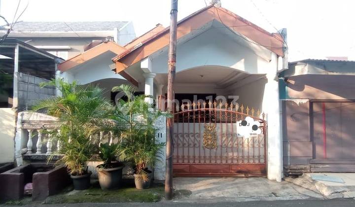 For Quick Sale! Well-Maintained 2-Story House Ready to Occupy, Location Tebet For Quick Sale! Well-Maintained 2-Story House Ready to Occupy, Location Tebet