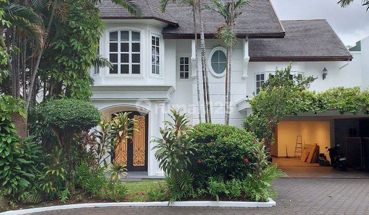 Rumah Mewah Klasik di Kemang, Lt 1026m², 39M Disewakan 1