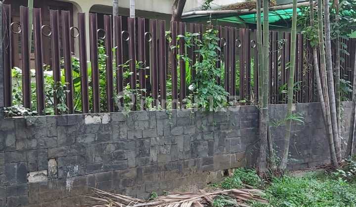 Old House Good Location Price Below NJOP In Pondok Indah