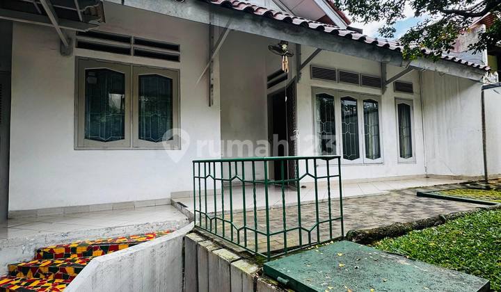 Rumah 1,5 Lantai dengan Layout yang Luas dan Lingkungan Yg Tenang Rumah 1,5 Lantai dengan Layout yang Luas dan Lingkungan Yg Tenang