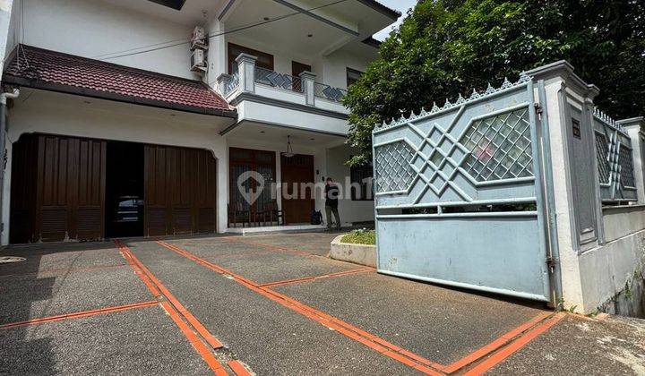 Rumah 2 Lantai Siap Huni Lokasi Bagus Di Kebayoran Lama Lt. 428 M2, Harga 6,6 M Nego! 1