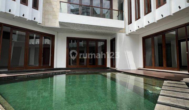 Rumah Mewah di Pondok Indah, Lt 408m², Modern Tropical, 24M 2