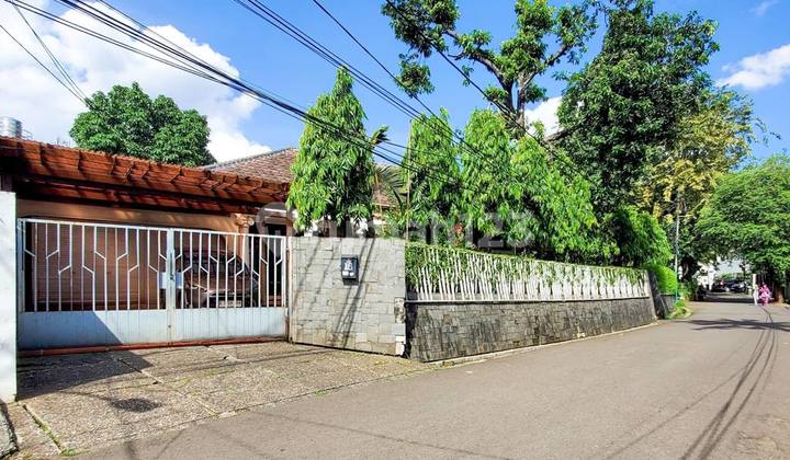 Rumah Hitung Tanah, Halaman Luas Lokasi Strategis D Menteng Dalam