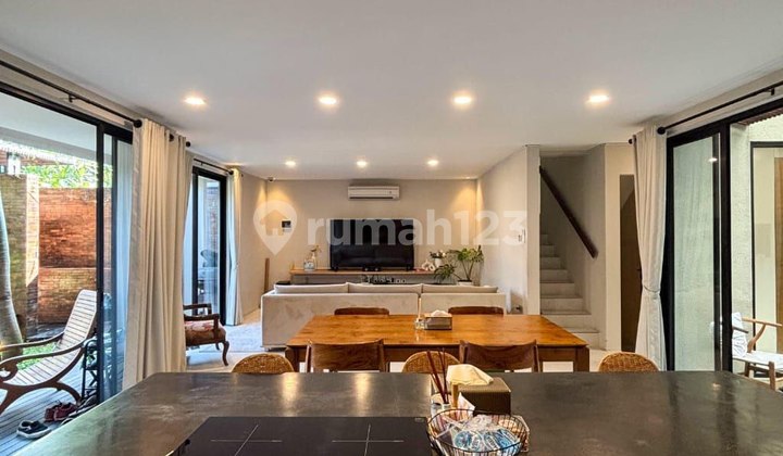 Rumah Modern Tropical Di Bintaro, Lt. 200 M2, One Gate Security, Harha 6,9 M Nego! 2