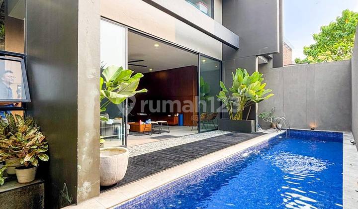 Rumah 3 Lantai, Semi Furnished Arsitek By Nataneka Lokasi Kemang Rumah 3 Lantai, Semi Furnished Arsitek By Nataneka Lokasi Kemang