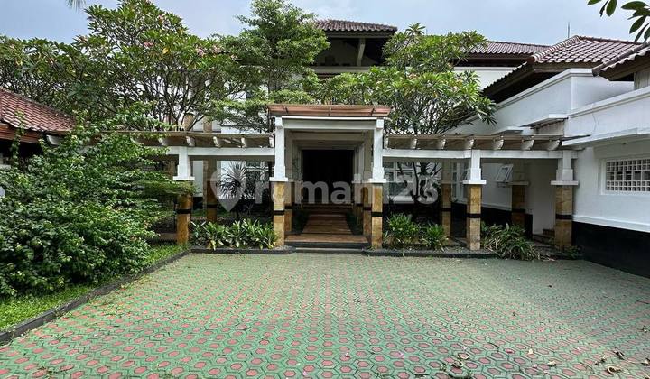 Rumah 2 Lantai Siap Huni, Swimmingpool Lt. 2519 M2, 28 M Nego!