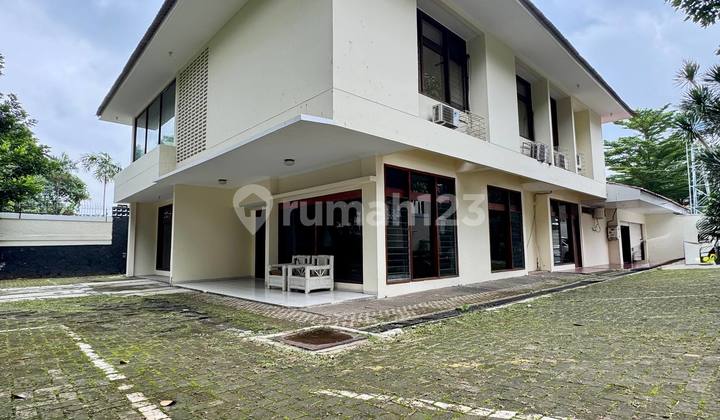 Rumah Siap Huni dengan Privatepool dan Halaman yang Luas 1