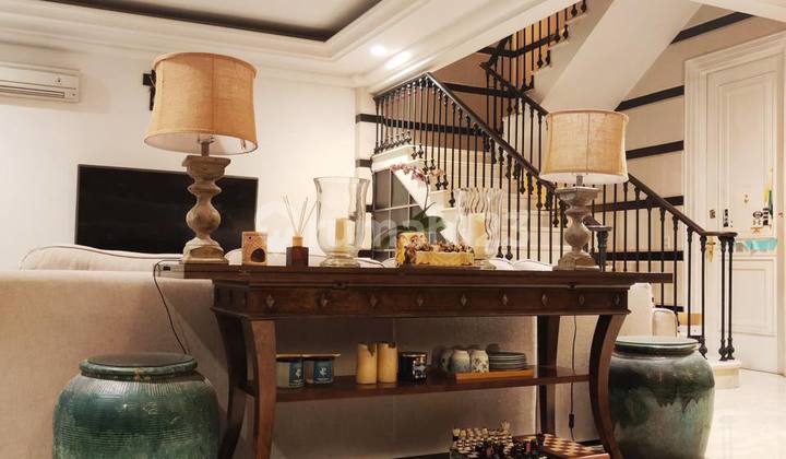 Luxury 3-Story Modern Classic Design House