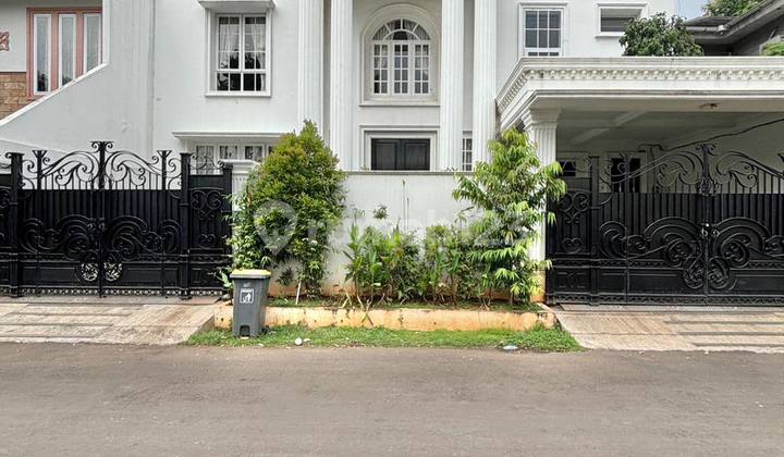 Rumah Modern Dalam Komplek, Furnished Lokasi Kebayoran Lama