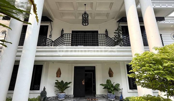 Rumah Mewah Fully Furnished, Lokasi Strategis Di Ampera
