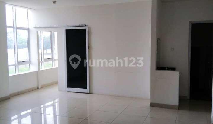 Warehouse for Rent, Ready to Use, Rarely Available, Strategic Location in Green Sedayu Kalideres