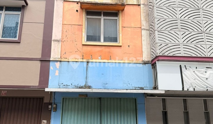 3.5-Story Shophouse in Citra Niaga Kalideres Complex 2