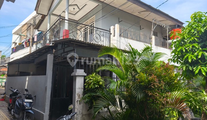 Houses and Rentals in a strategic location on Jl. Kapuk Raya, Cengkareng