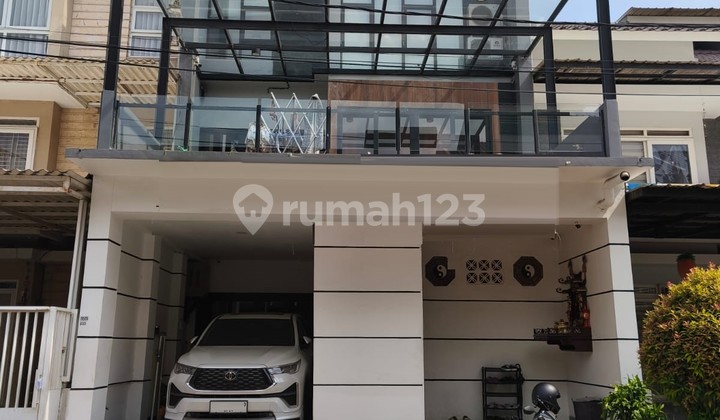 Rumah bagus interir rapih siap huni di Park Residence, Crssus