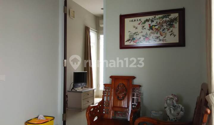 Land Area: 125 (5x25), Building Area: 150, 2 floors, Rp 2.5 B, facing west in Taman Surya 5, West Jakarta. 2