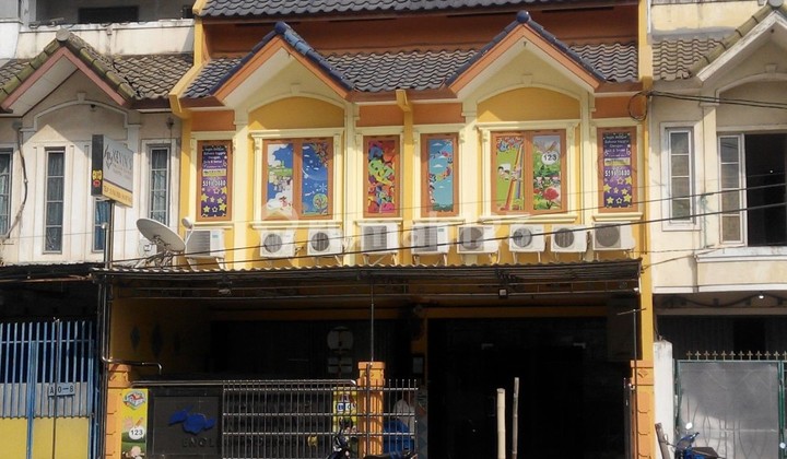 Ruko di Taman Palem Lestari, Jakarta Barat