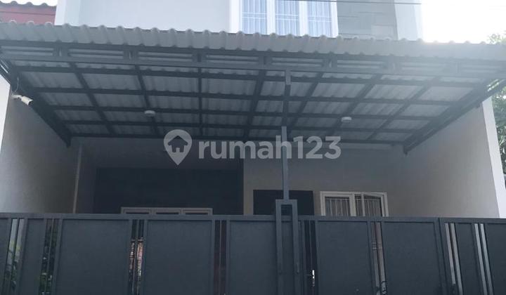 Land Area: 96 (6x16), Building Area: 175, 2 floors, Southwest facing, Good SHM in Citra Garden 2, West Jakarta (LINSUS)