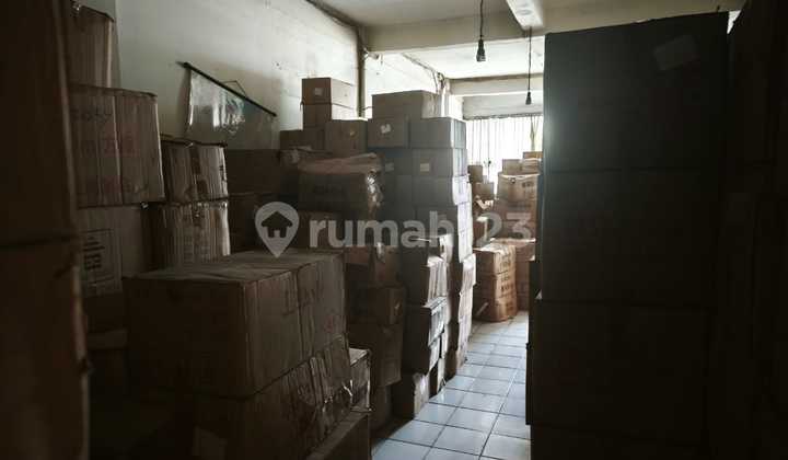 Price drop for a row of shophouses in Penjaringan, West Jakarta 2