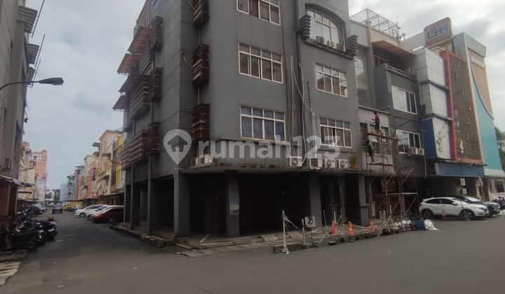 Ruko Gandeng 4 di Mutiara Taman Palem, Jakarta Barat