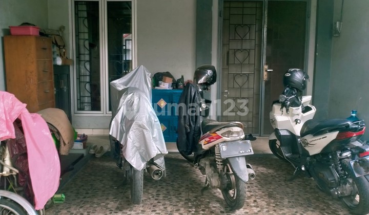 House on Jl Siantan, Raya Cengkareng, West Jakarta